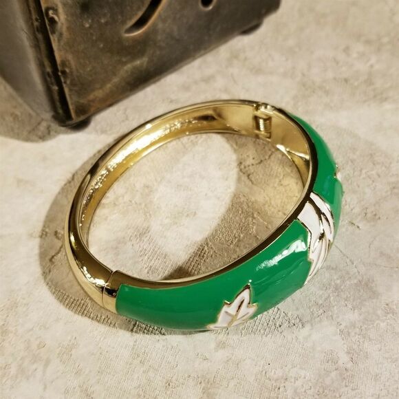 Retro Enameled Leaves Green White Gold Hinged Bangle Bracelet - Picture 2 of 6